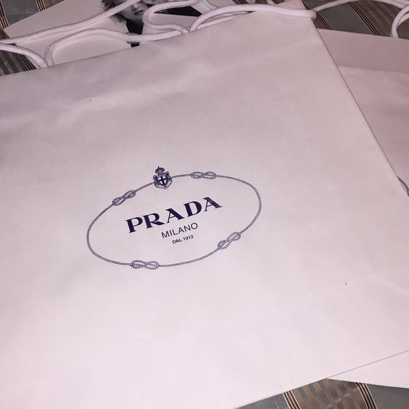 Prada shopping bags - Picture 3 of 3